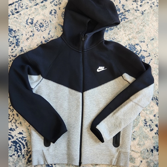 Mens Nike Black and Gray Zip-Up Hoodie - Picture 1 of 7